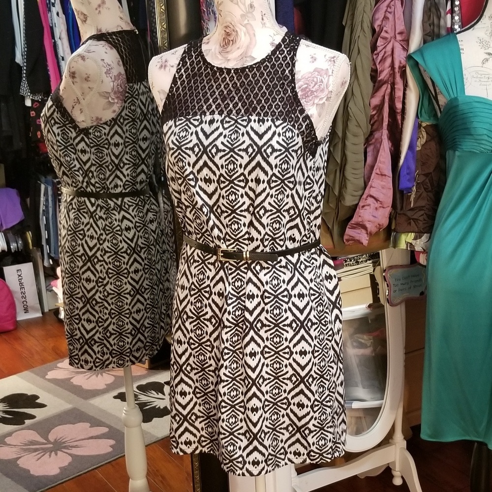 Rewind Dress - Picture 2 of 6